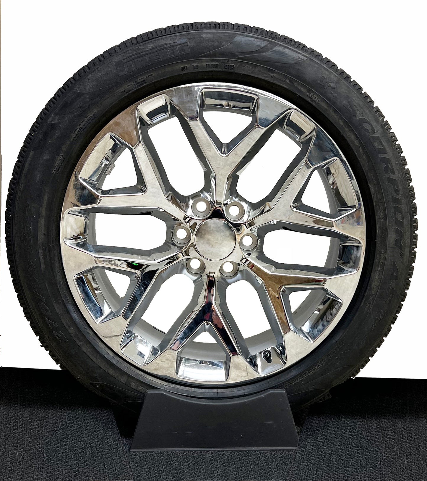 22 Inch Chrome Snowflake GM Replica Wheel with Pirelli Tire